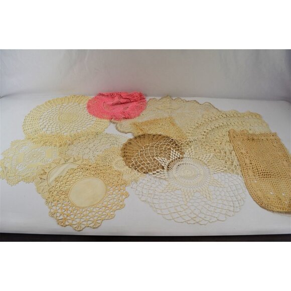 Hand Crocheted Doily Lot Vtg Round Wedding Table Country Tea Party Lacy Elegant - Picture 1 of 11